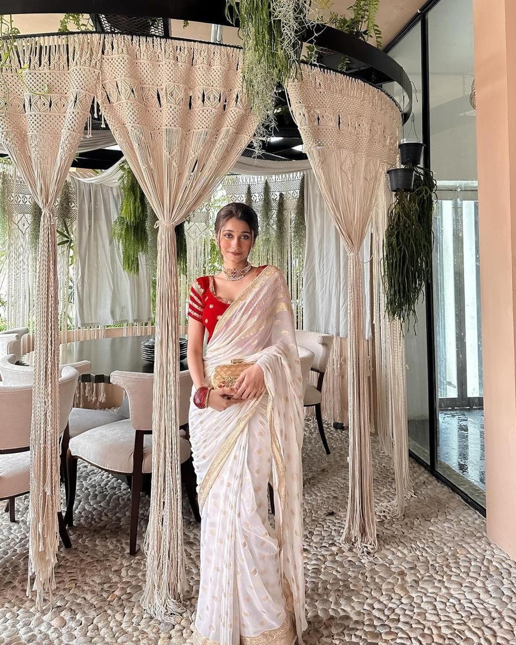 White Viscose Georgette Saree with Running Blouse – Elegant Partywear Collection