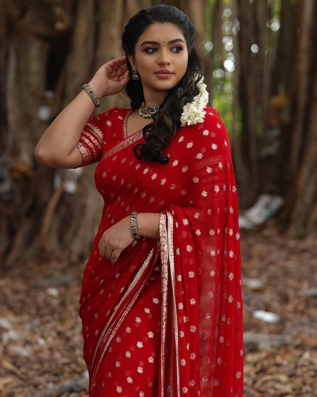 Bright Red Viscose Georgette Saree with Running Blouse – Elegant Partywear Collection