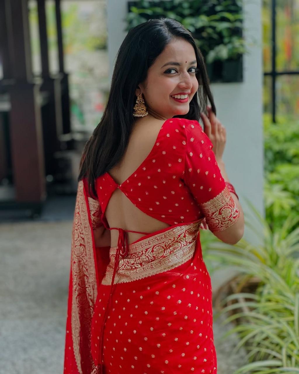 Red Viscose Georgette Saree with Running Blouse – New Partywear Collection