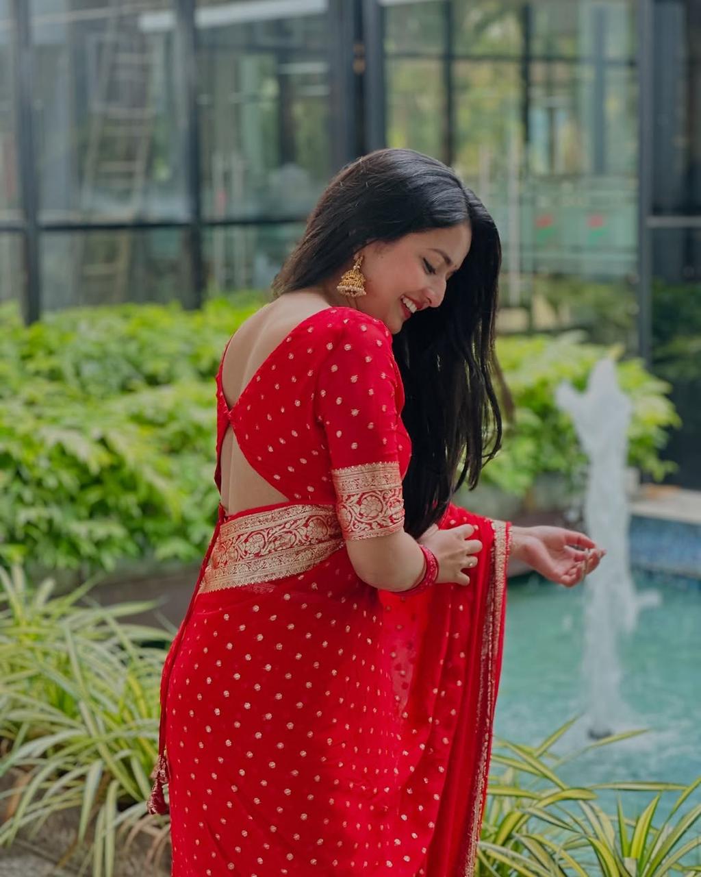 Red Viscose Georgette Saree with Running Blouse – New Partywear Collection