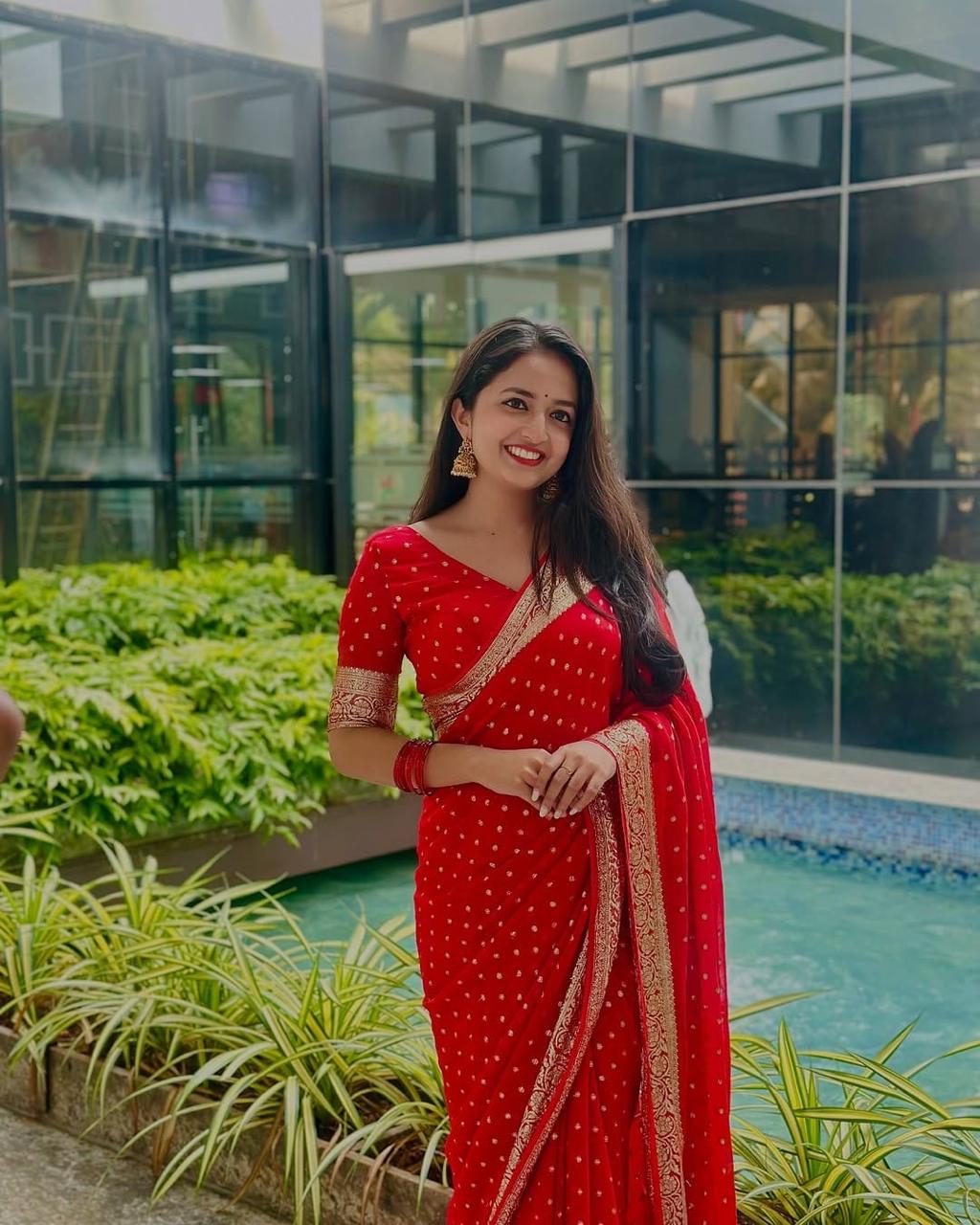 Red Viscose Georgette Saree with Running Blouse – New Partywear Collection