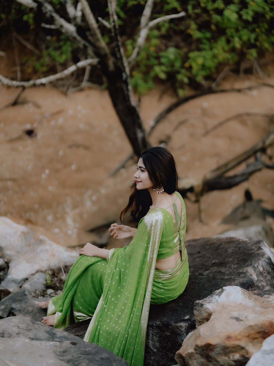 Stunzilla Green Viscose Georgette Saree with Running Blouse – New Partywear Collection