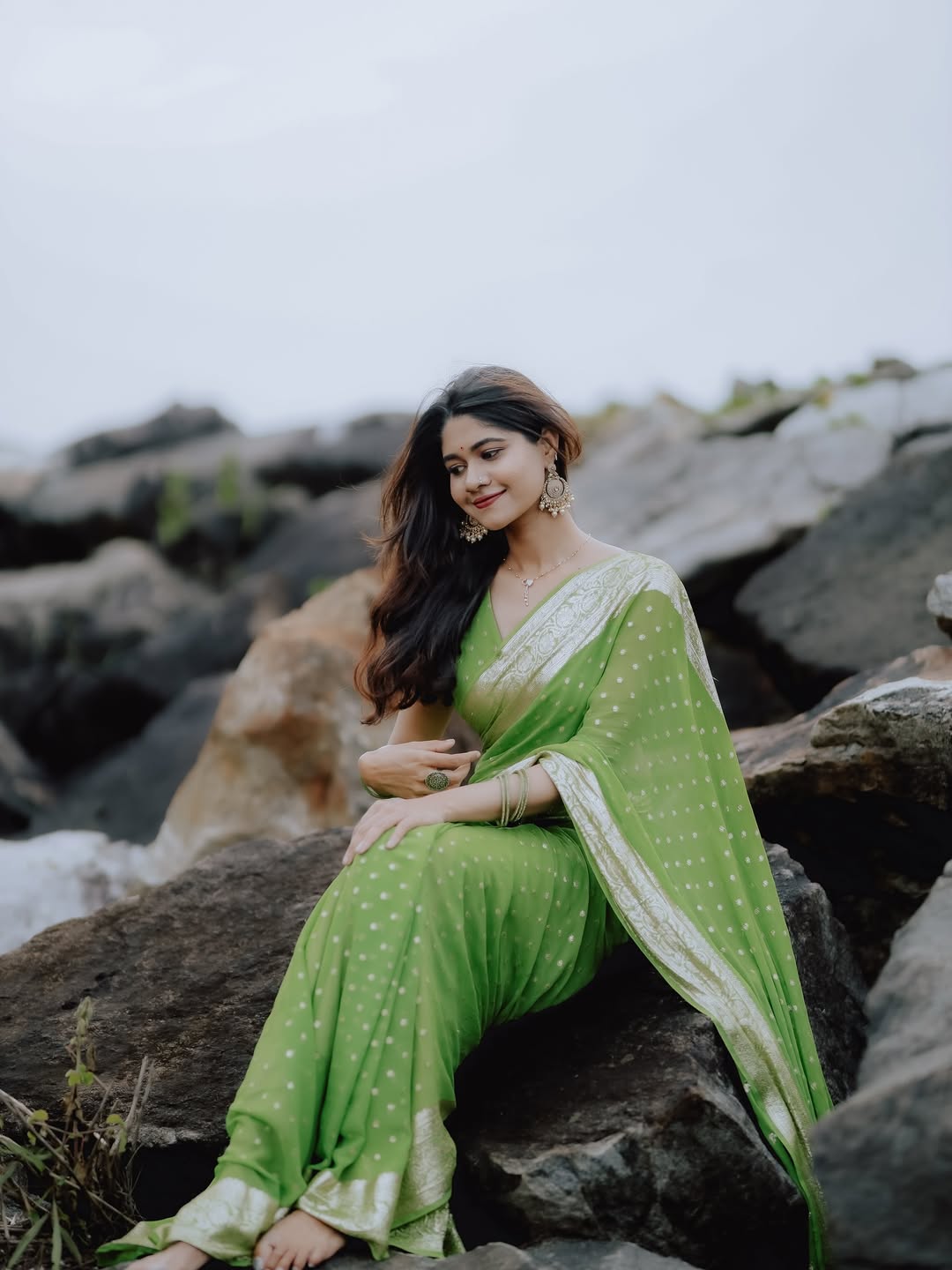 Stunzilla Green Viscose Georgette Saree with Running Blouse – New Partywear Collection