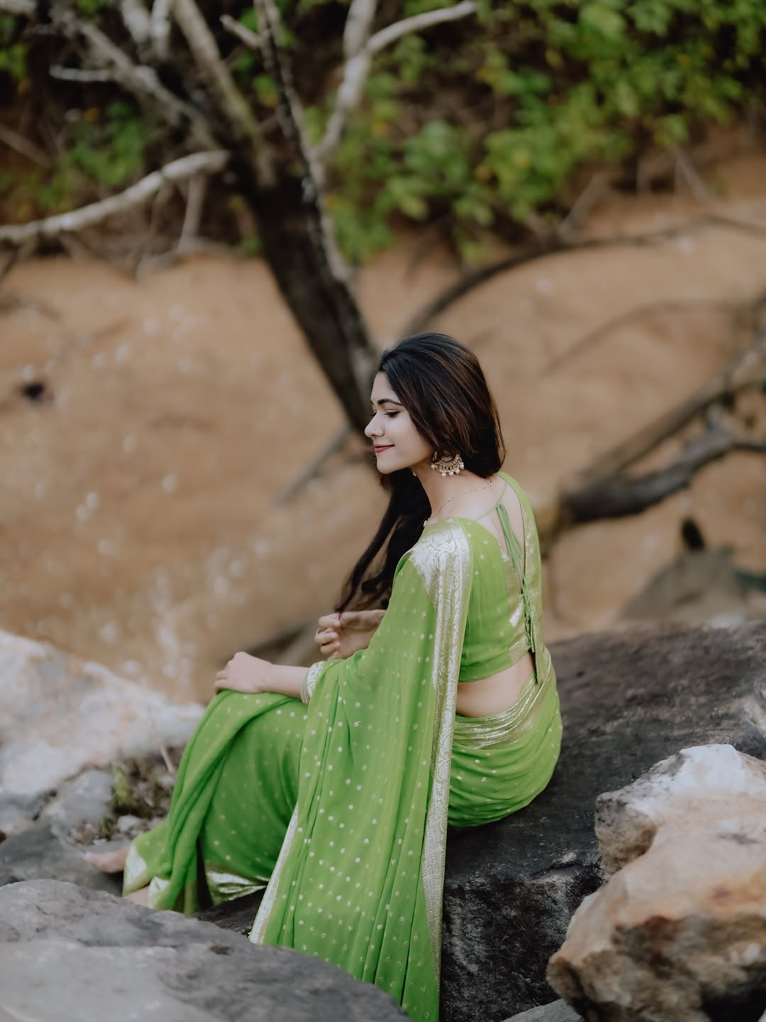 Stunzilla Green Viscose Georgette Saree with Running Blouse – New Partywear Collection