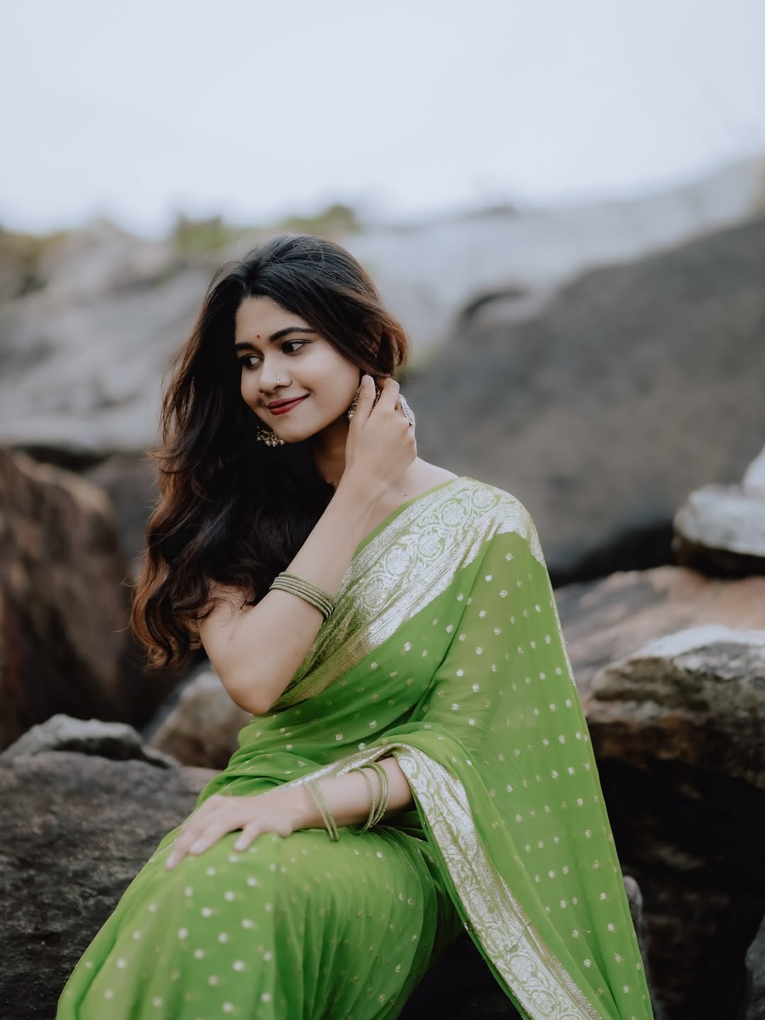 Stunzilla Green Viscose Georgette Saree with Running Blouse – New Partywear Collection