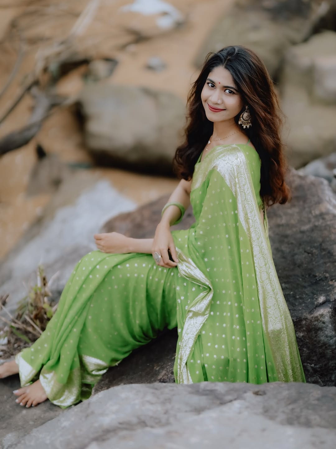 Stunzilla Green Viscose Georgette Saree with Running Blouse – New Partywear Collection