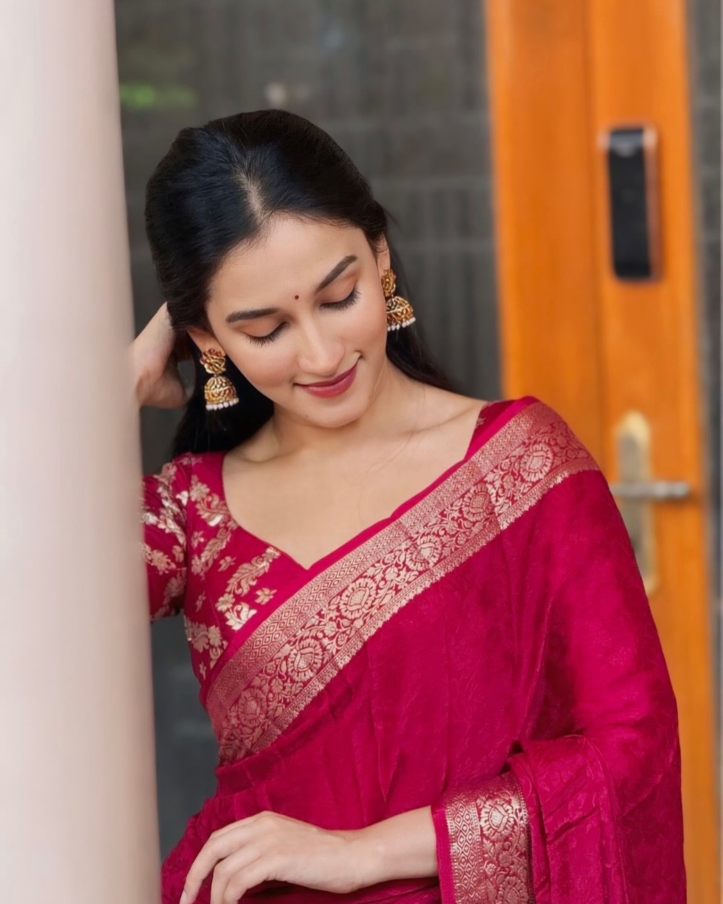 Red Viscose Chinon Saree with Dola Banarasi Silk Blouse – Festive & Wedding Wear