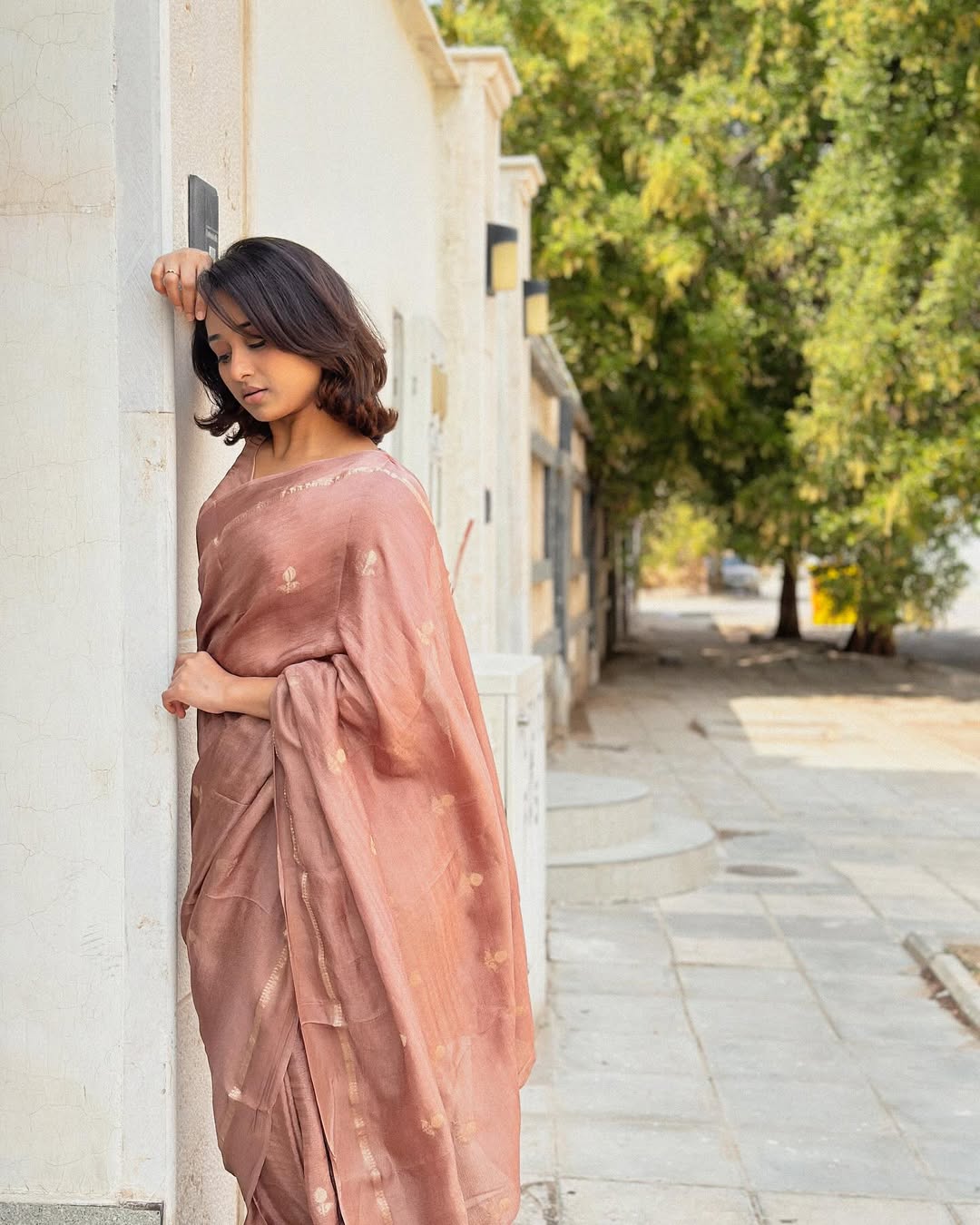 Cream Soft Viscose Khadi Silk Partywear Saree with Satin Border & Jacquard Design