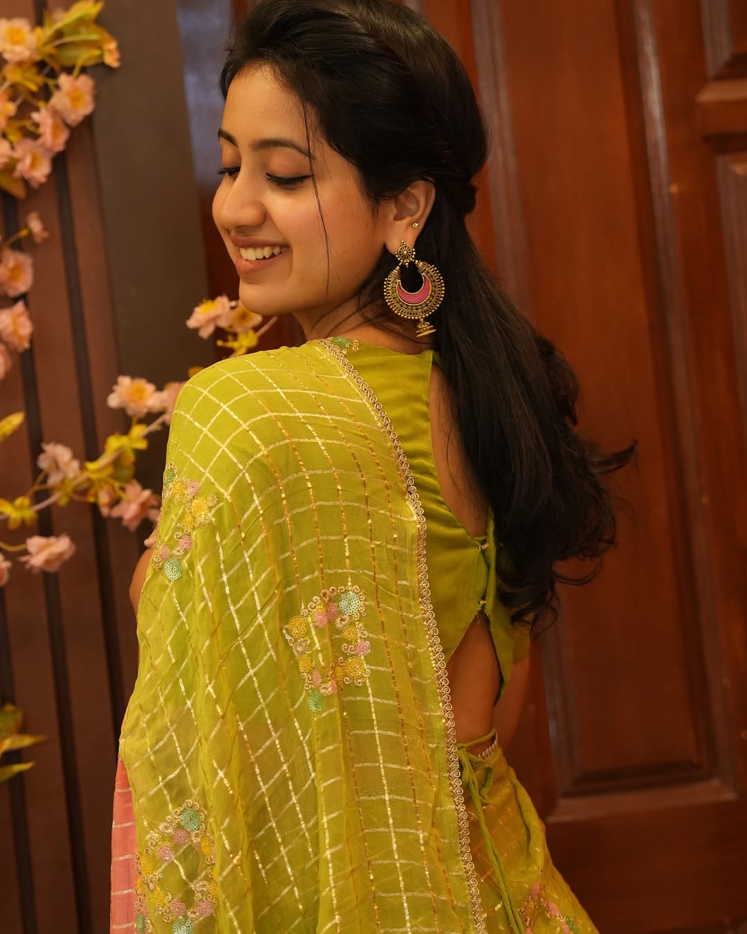 Zari Checks Viscose Weaving Saree with Chinnon Blouse – Party & Festive Wear