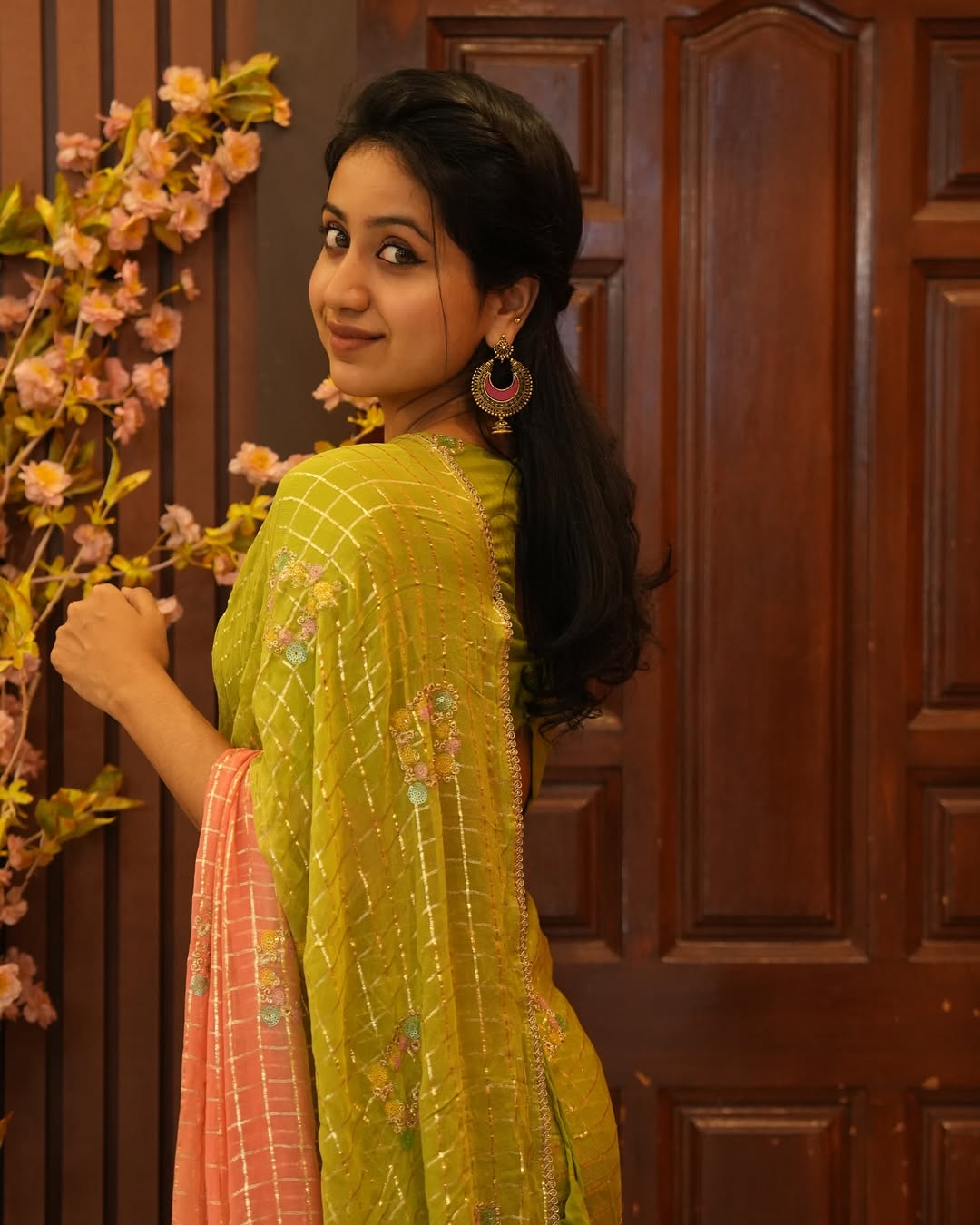 Zari Checks Viscose Weaving Saree with Chinnon Blouse – Party & Festive Wear
