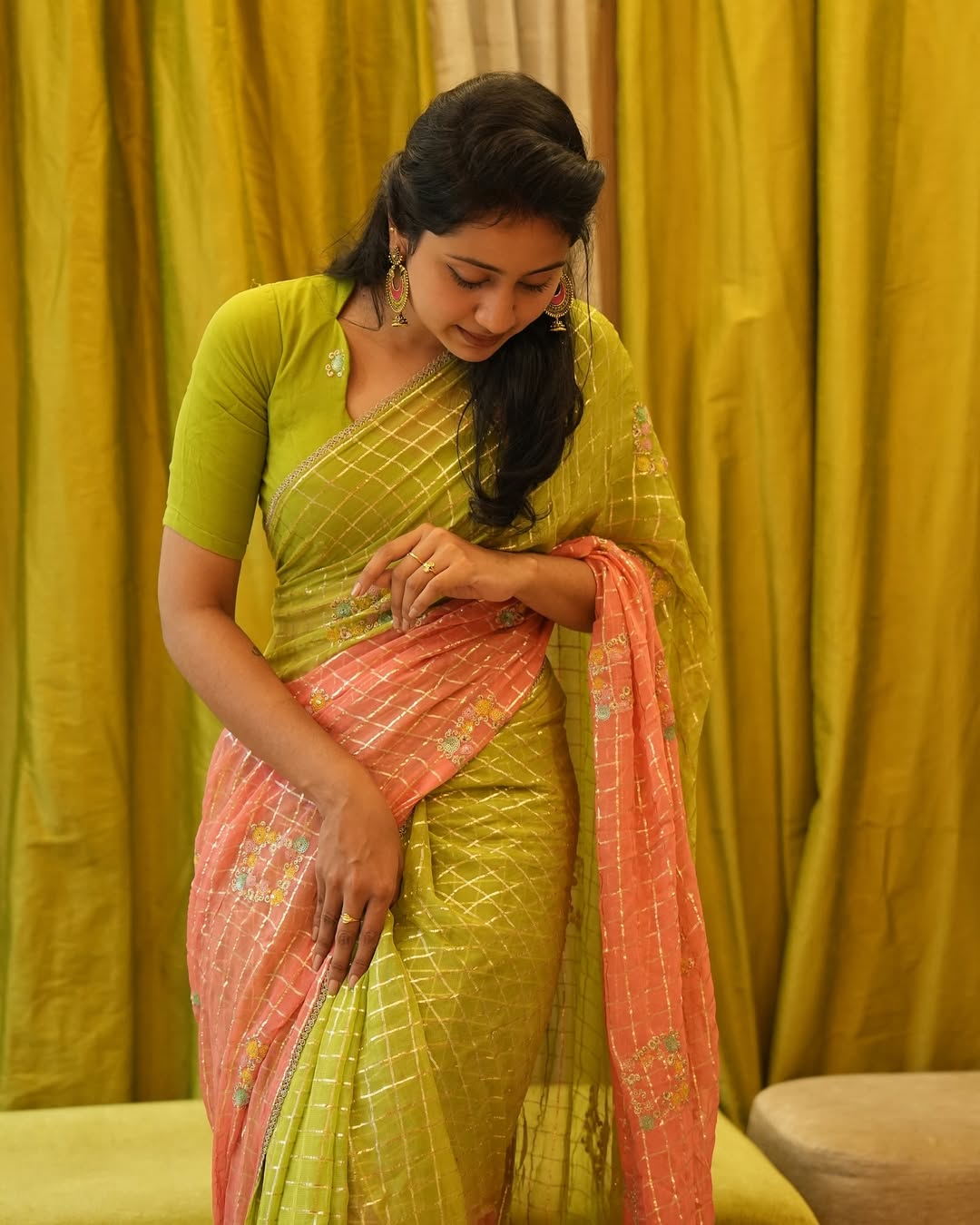 Zari Checks Viscose Weaving Saree with Chinnon Blouse – Party & Festive Wear