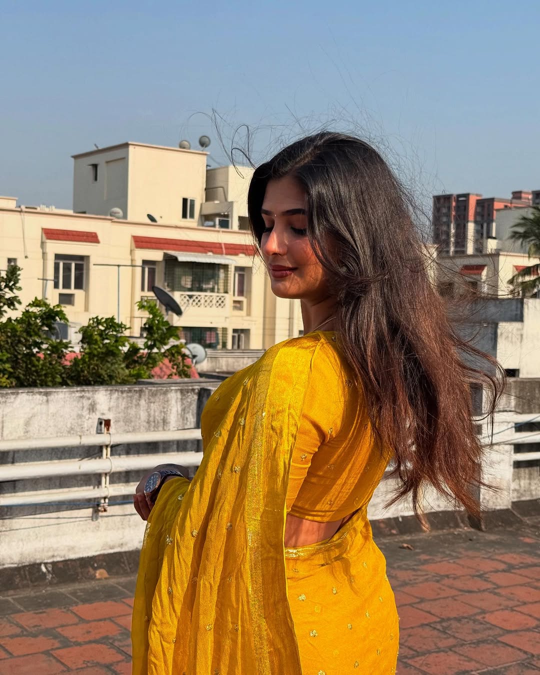 Mustard Viscose Georgette Sequins Saree with Satin Border & Contrast Blouse – Partywear Collection