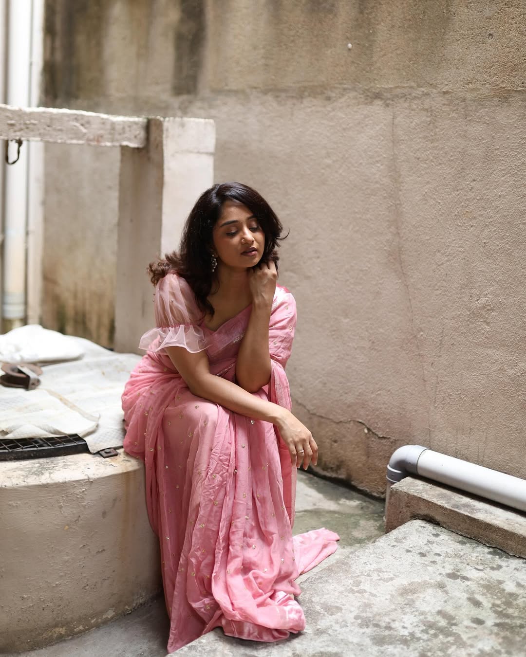 Pink Viscose Georgette Sequins Saree with Satin Border & Contrast Blouse – Partywear Collection