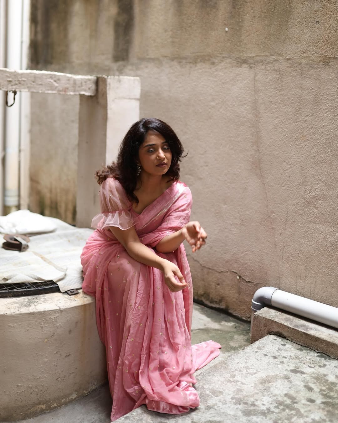 Pink Viscose Georgette Sequins Saree with Satin Border & Contrast Blouse – Partywear Collection