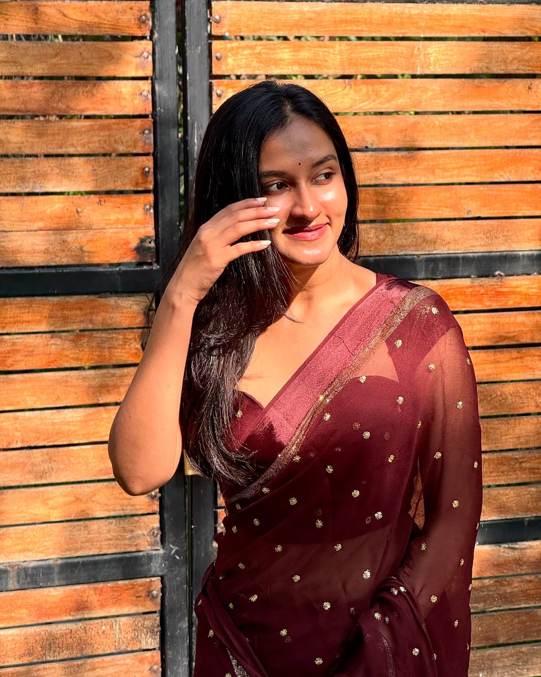 Brown Viscose Georgette Sequins Saree with Satin Border & Contrast Blouse – Partywear Collection